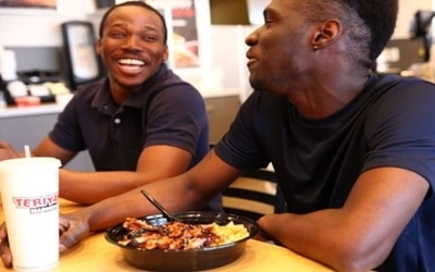 7 Advantages of Franchising in the Restaurant Industry